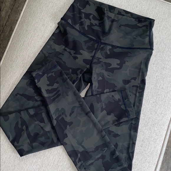 SOLD lululemon Leggings - Picture 3 of 7